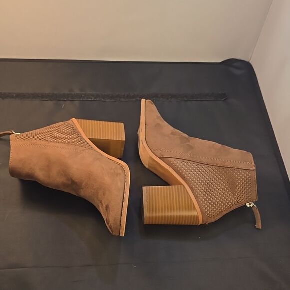 FOREVER BACK ZIPPER CLOSURE IN BOOTIES - Picture 12 of 14